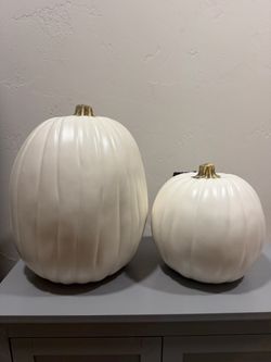 Pumpkins 9” & 13”