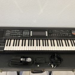 Roland GW-8 Arranger Keyboard Workstation 