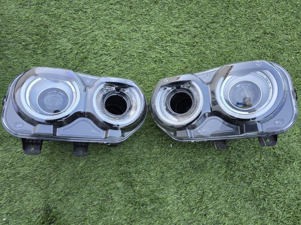 2020 Dodge Challenger Headlights Left & Right