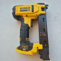 Dewalt CORDLESS CABLE STEPLER 