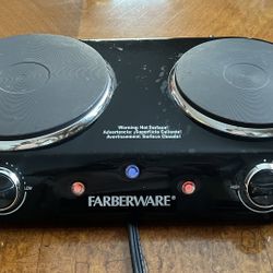 Farberware 1800W Double Burner Electric Cooktop Lightweight Black