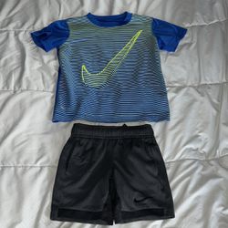 Nike Toddlers Boys 4T Dry Fit Short Sleeve Shirt Game Royal Blue & grey/black shorts size 4 but run small. Shirt has stains on front & shorts have lot