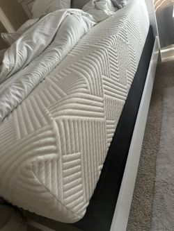 Wellsville 14’ Gel Foam Queen Mattress