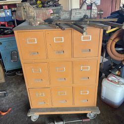 TOOLS  AUTO BODY SHOP CABINET 