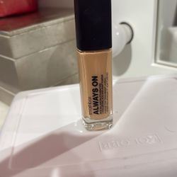 Smashbox Foundation Always On