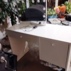 Desk with mirror