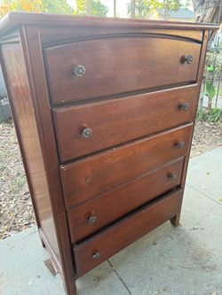 Dresser