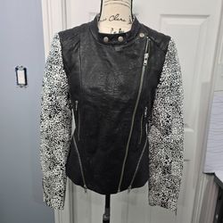 Chamarra Walter Baker Piel Genuina Mangas Animal Print Mujer M
