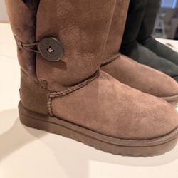 Uggs button boots