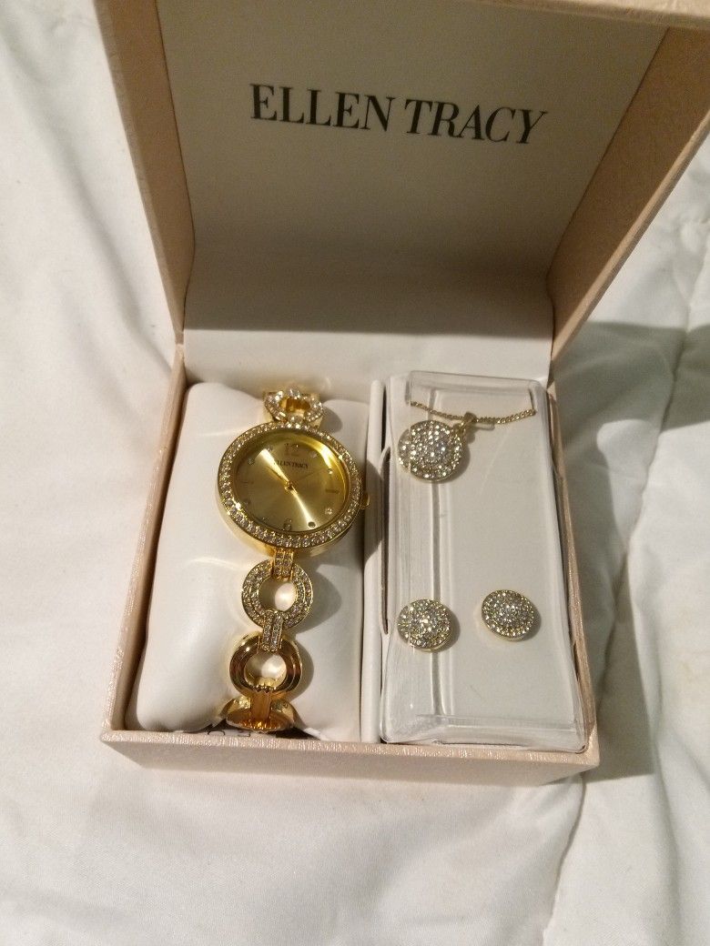 BRAND NEW NEVER WORN Gold Ellen Tracy Jewelry Set
