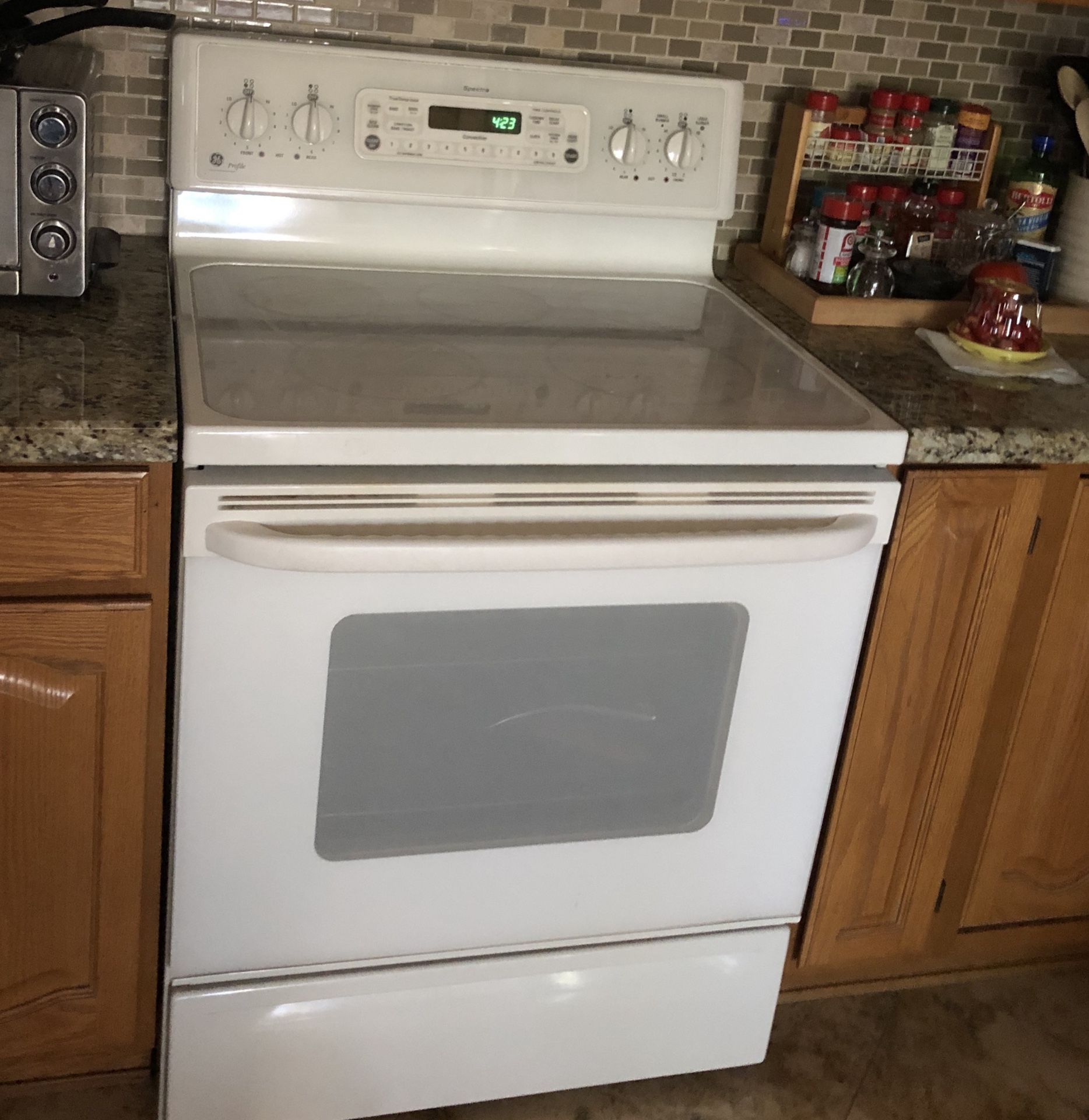 GE Profile Spectra Electric Range