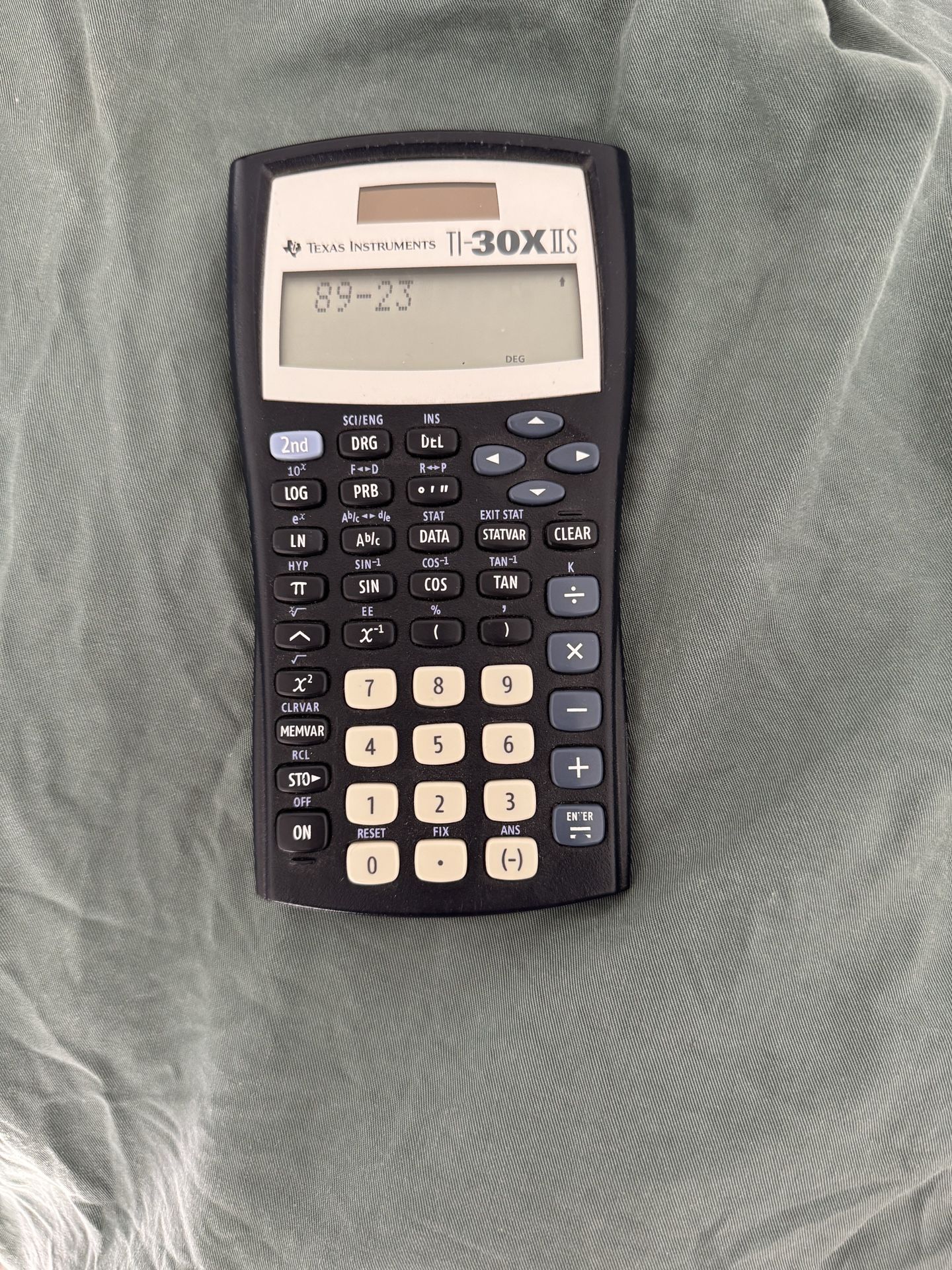 Calculator TI-30XIIS