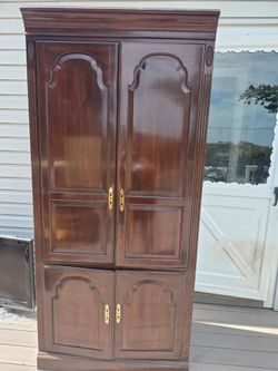 Ethan Allen Georgian Court Collection Entertainment  Cabinet