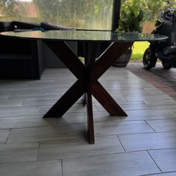 Round Dining Room Table 