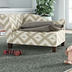 HOMEPOP’S SOPHISTICATED DECORATIVE DOG CHAISE LOUNGE