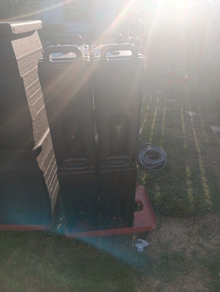 Cambro Containers For Catering