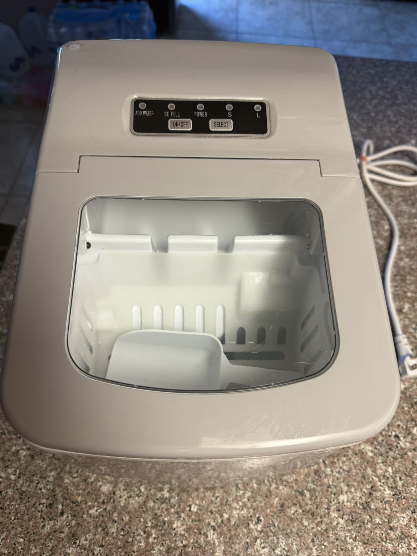 Ice Maker , Grey , Medium Size