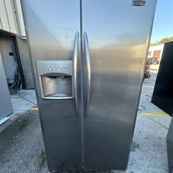 Frigidaire Refrigerator 