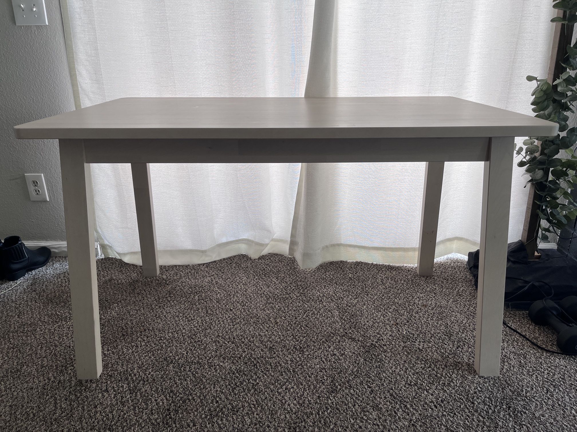 Desk / Table