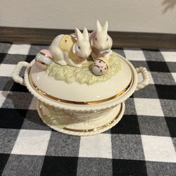 Lenox Mint Condition Covered Candy Dish/ Easter Theme