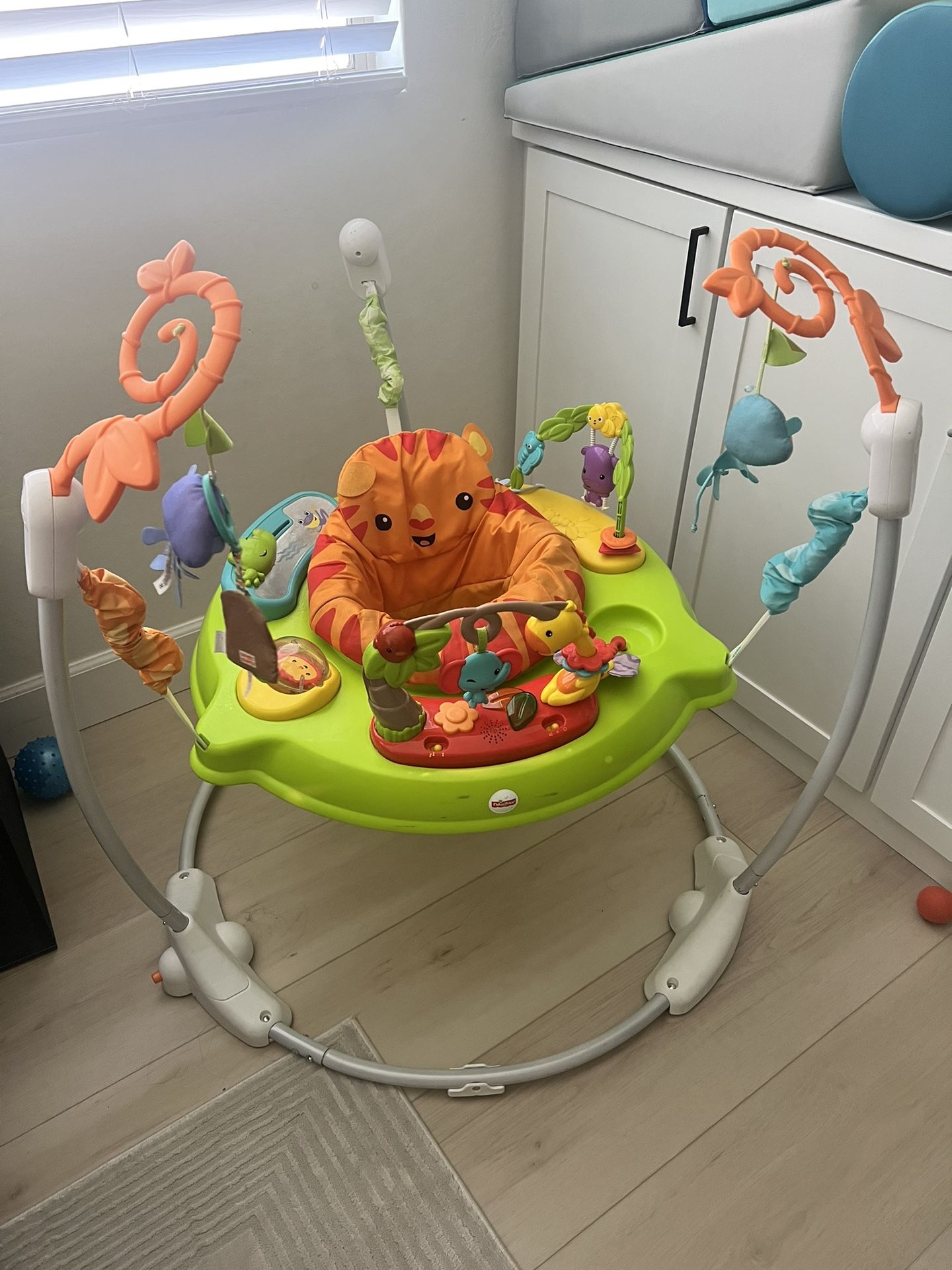 Fisher-Price Jumper: Roarin' Rainforest