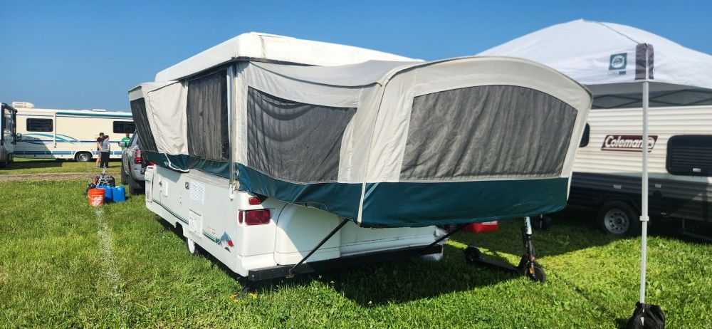 1998 coleman pop up Camper