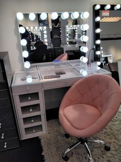 Hollywood Makeup Vanity Bluetooth 