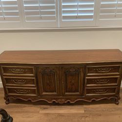 Vintage Heritage Dresser 
