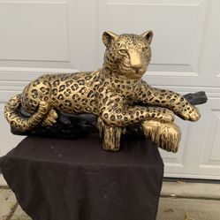 Leopard On The Log Statue 
