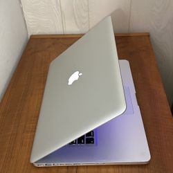 Apple MacBook Pro 15” I7/8GB/256GB SSD $175