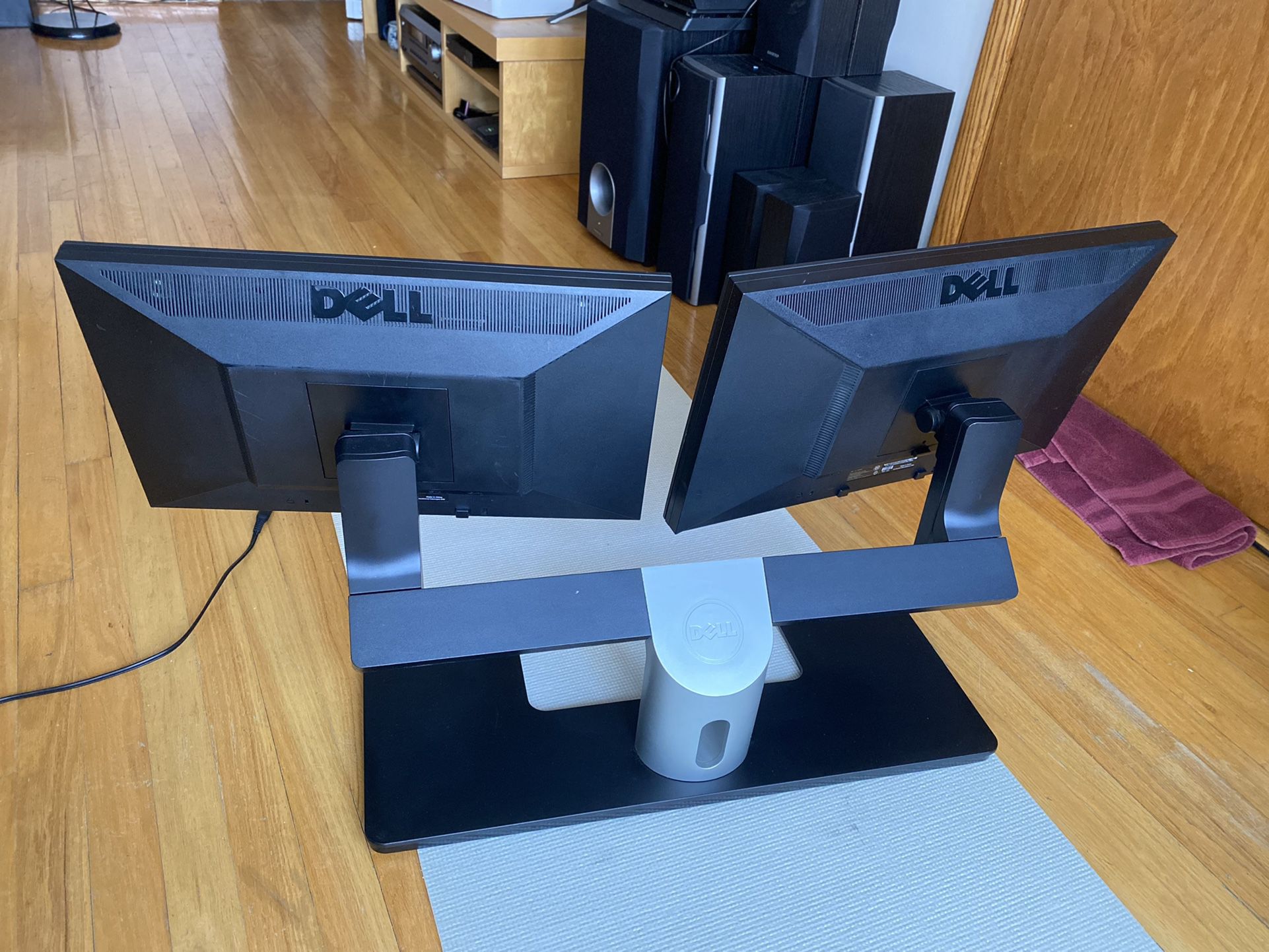 Dual Dell Monitors & Dell Genuine Dual Stand 