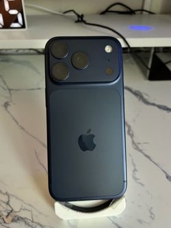Apple iPhone 17 Pro 256gb  *READ DESCRIPTION*