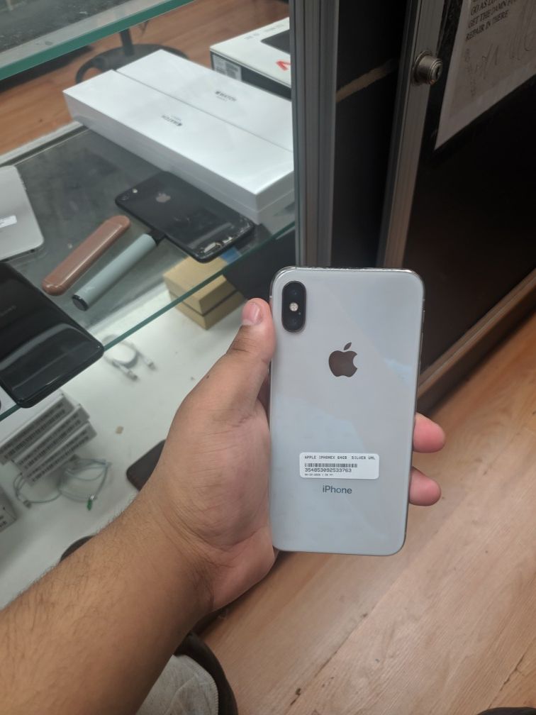 Iphone x 64gb unlocked (its a store)