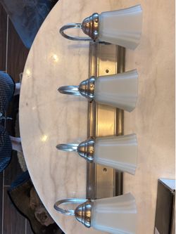 HamptonBay 4 light vanity mirror light