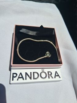 Brand New Authentic Pandora Bracelet with Box
