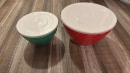 Set of 2 Melamine Bowls with Lids