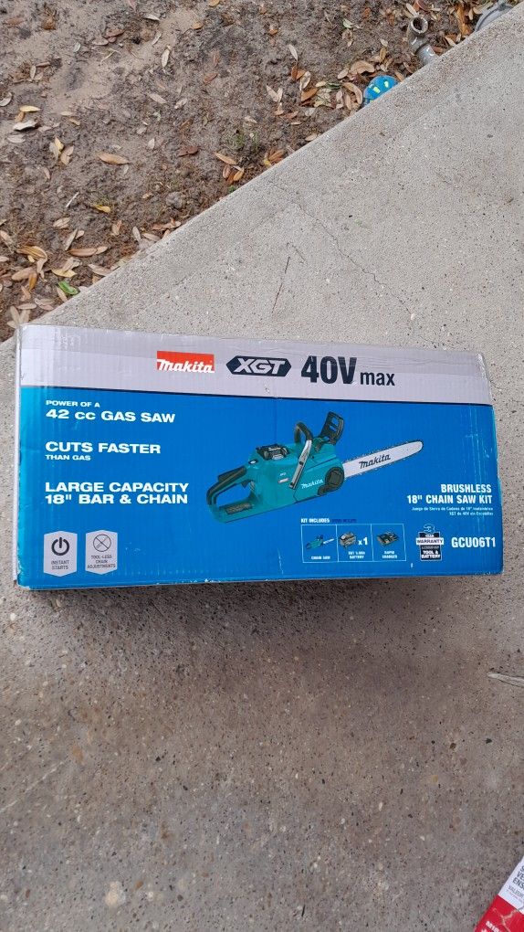 Makita XGT 40v 18" Chainsaw Kit ($630 Retail)