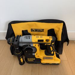 Dewalt XR Rotary Hammer Drill - Battery and Bag Included 