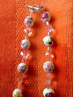 Fashion Jewelry 🌹🌿 Beautiful Rose necklace with crystal butterflies 🦋