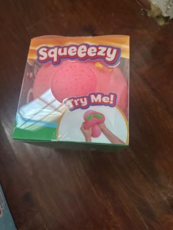 Squeezy peach squishy