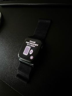 Apple Watch SE (2nd Gen) — 40mm GPS — Like New — Charger Included