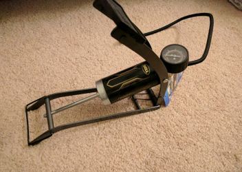 Air foot pump