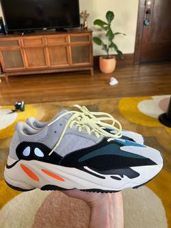 Yeezy 700 “Waverunner” sz 12
