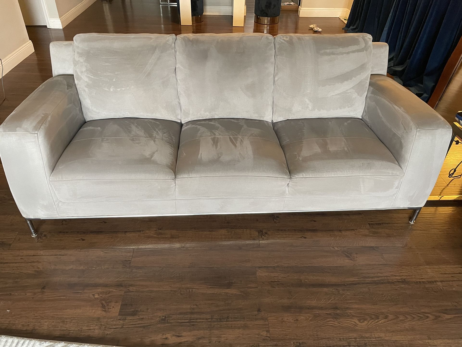 2 Mico Fiber Couch Each 600