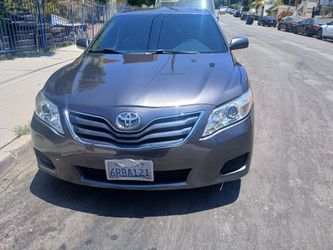 2011 Toyota camry le