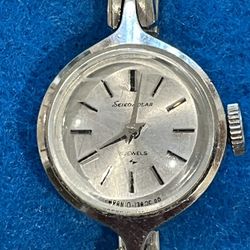 VINTAGE SEIKO GOLD PLATED SOLAR 10-0690 TINY LADY 