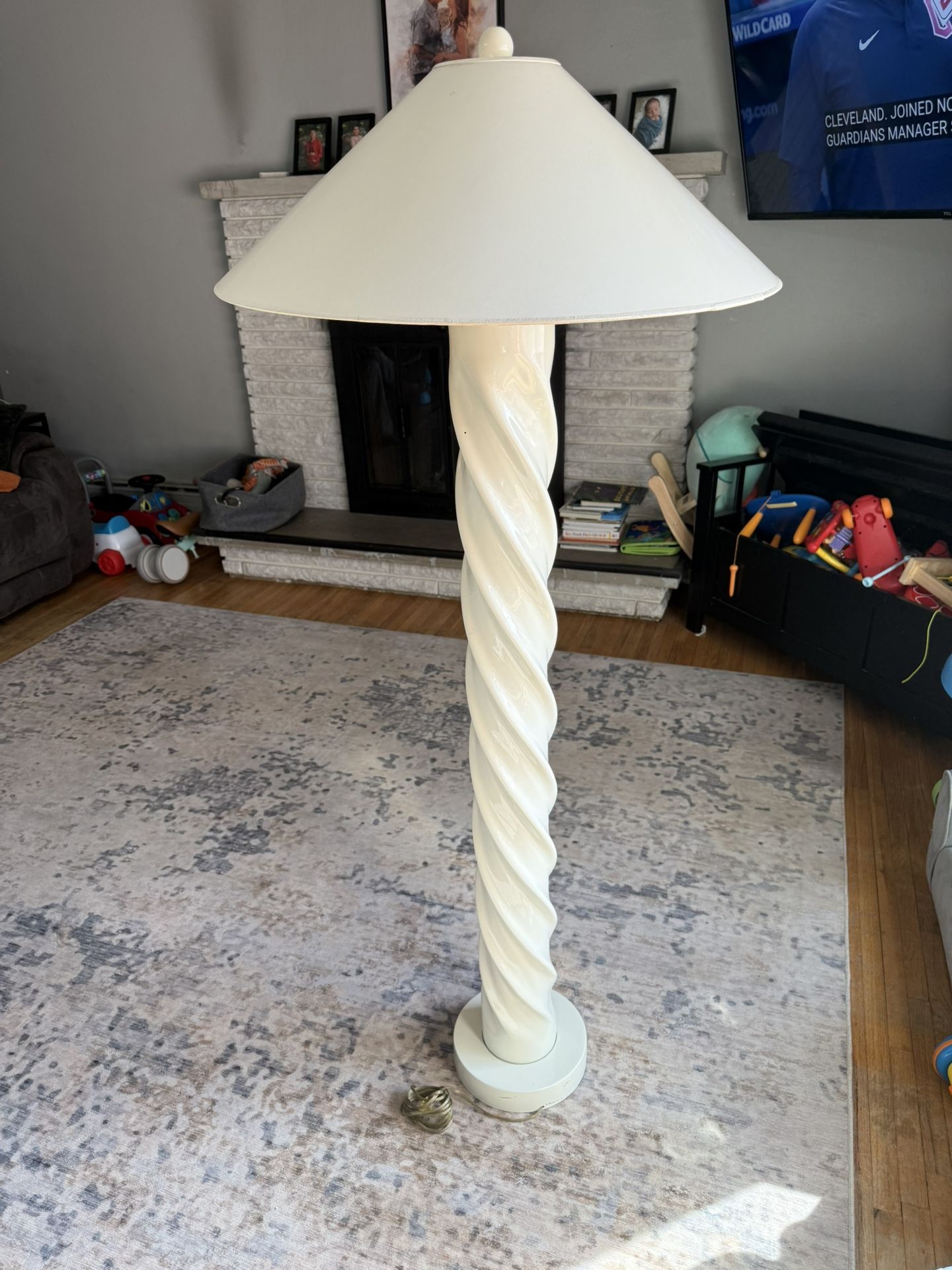 Postmodern TYNDALE 1980s SPIRAL TWIST Floor Lamp