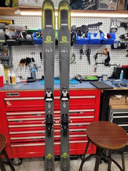 Salomon QST 92 skis