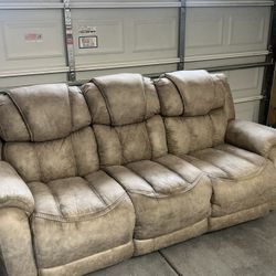 Sofa. 3 Seater. Electric Reclining 