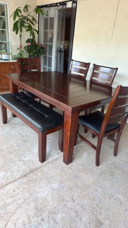 Dining table and 4 Chairs one bench